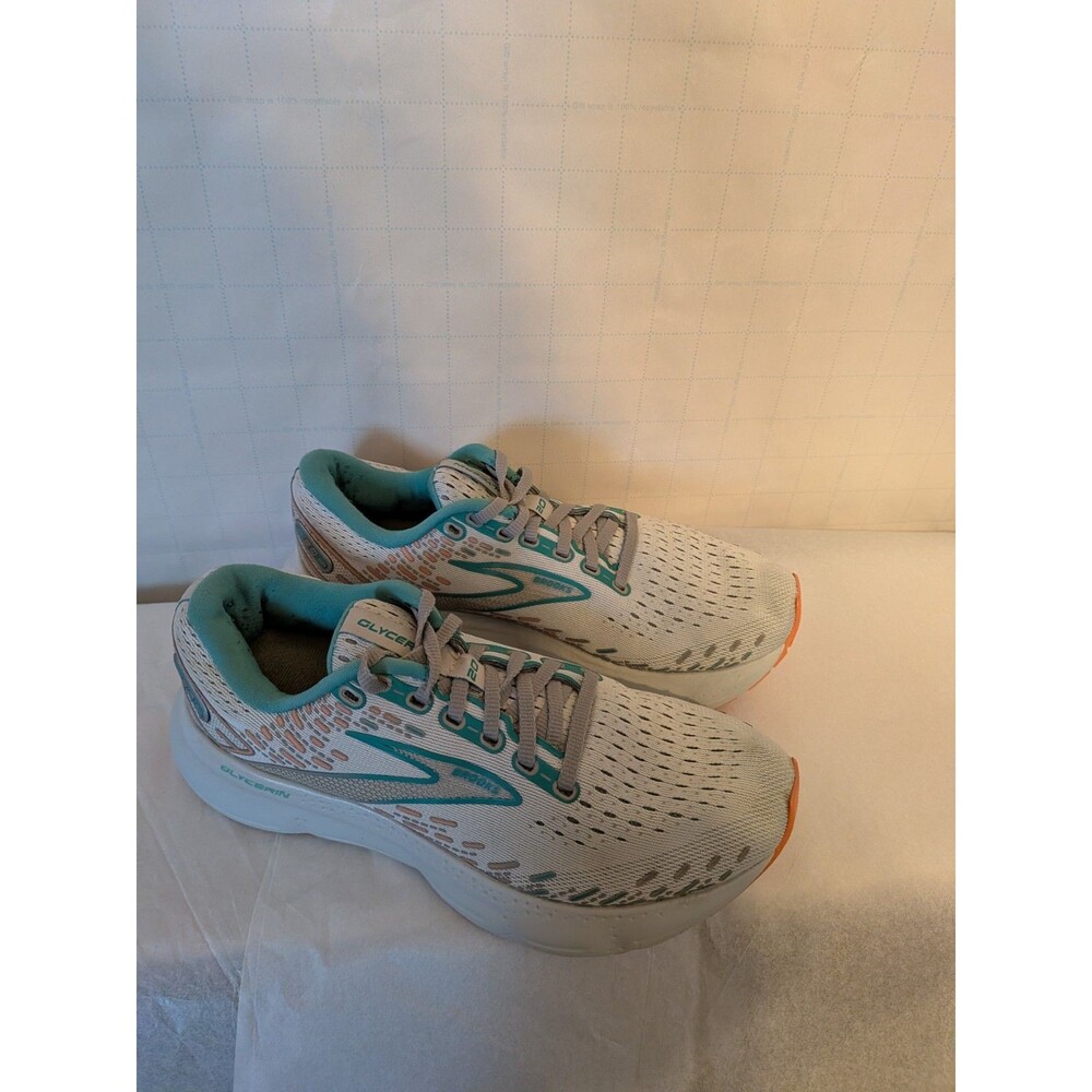 Brooks Glycerin 20 Women's Shoes / Color: Oyster-Latigo Bay-Coral / Size: US 6.5